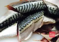 Illustration of how to make salty Spanish mackerel 3