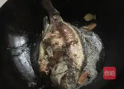 Illustration of braised fish with perilla 3