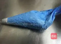 Illustration of how to make floret cream cake 4