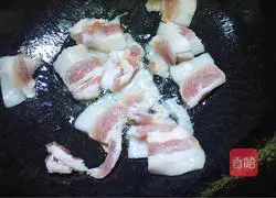 Illustration of how to make pork belly stewed with radish 5