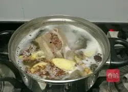 Illustration of how to cook mutton by hand 5