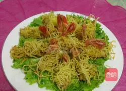 Illustration of how to make golden anchovy shrimp 11