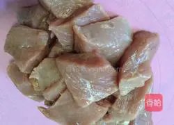 Illustration of making homemade meat floss 3