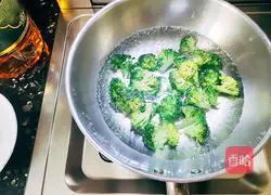 Illustration of how to cook broccoli 5