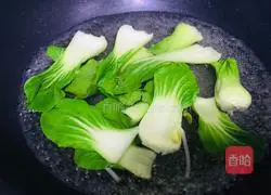 Water Illustration of how to cook pork slices 10