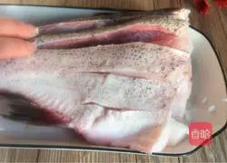 Illustration of how to make spicy grilled fish 2