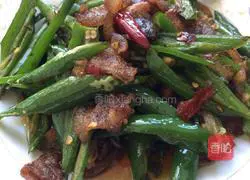 Illustration of how to make fried pork with Hangzhou pepper 11