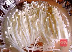 Enoki mushroom bacon roll recipe illustration 3