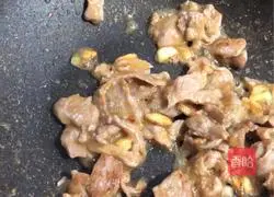 Illustration of how to cook garlic meat with broccoli 9