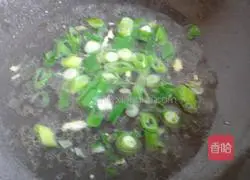 Illustration of how to make stir-fried vermicelli with spinach and eggs 6