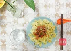 Classic Butterfly Meat Sauce Spaghetti Recipe Illustration 6