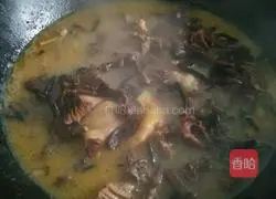 Illustration of Northeastern Chicken Stewed Mushroom Vermicelli 6