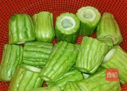 Illustration of how to make Hakka-style bitter melon 3