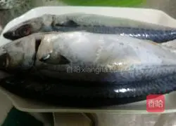 Illustration of how to cook braised mackerel 1