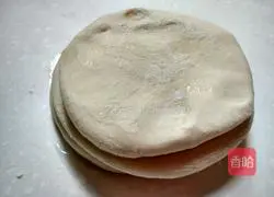 Illustration of how to make steamed spring pancakes and rolls 8