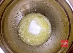 Chocolate Cake Roll Recipe Illustration 8