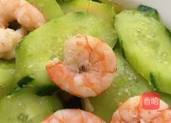 Illustration of how to make fried cucumber with shrimps 9
