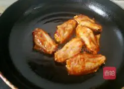 Illustration of how to make tomato sauce chicken wings 5