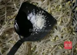 Illustration of how to make stir-fried bean sprouts 3