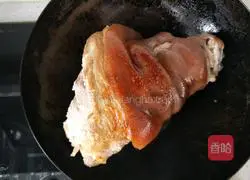 Illustration of Braised Pork Knuckles 9