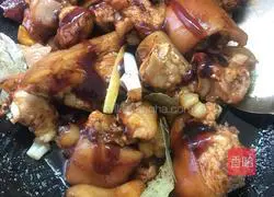 Illustration of Braised Pork Trotters 7