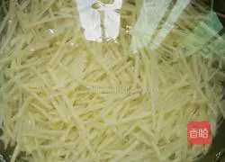 Illustration of how to make spicy and sour potato shreds 3