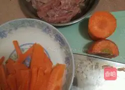 Illustration of how to make sweet and sour lean meat 1