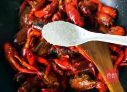 Spicy crayfish recipe 10