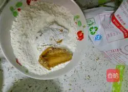 Illustration of how to make crispy fried chicken wings 3