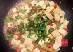 Illustration of how to make pan-fried fish fillet and braised tofu 16