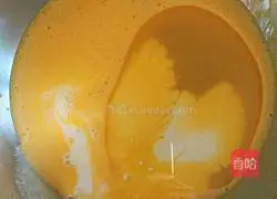 Illustration of how to make cream cake roll 4