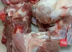 Illustration of how to make sauce bones 1