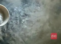 Illustration of how to make pasta (long noodles with red wine meat sauce) 10