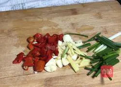 Illustration of how to make stir-fried fish 2