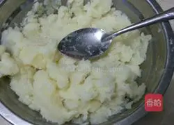 Illustration of how to make minced meat and mashed potatoes 5