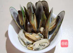 Illustration of how to make Spanish paella 2