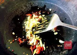 Illustration of how to make Kung Pao shrimp balls 6