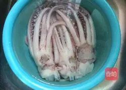 Illustration of how to make cumin squid tentacles 1