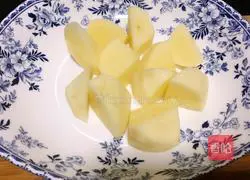 Illustration of how to make steamed pork ribs with Sichuan flavor rice flour 6