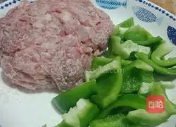 Illustration of how to make green pepper pork slices 2