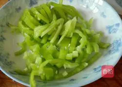 Illustration of making twice-cooked pork with sweet potato skin 9