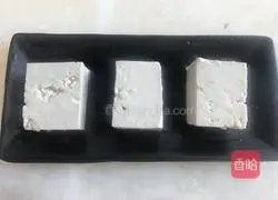 Illustration of how to make tofu stuffed with pork 1