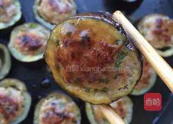Illustration of how to make fried and stuffed eggplants 10