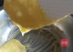 Illustration of how to make two-color swan puffs 4