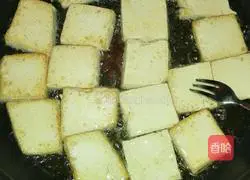 Illustration of how to make crab roe and tofu pot 2