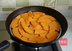 Illustration of how to make purple sweet potato and pumpkin dumplings 1