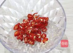 Illustration of how to make flower nail powder 5