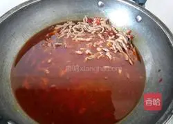 Illustration of how to make boiled shredded beef 13