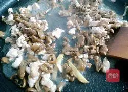 Illustration of Northeast Mushroom Sauce Recipe 9