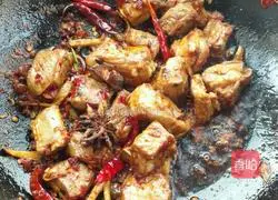 Illustration of Sichuan style potato-roasted pork ribs 9